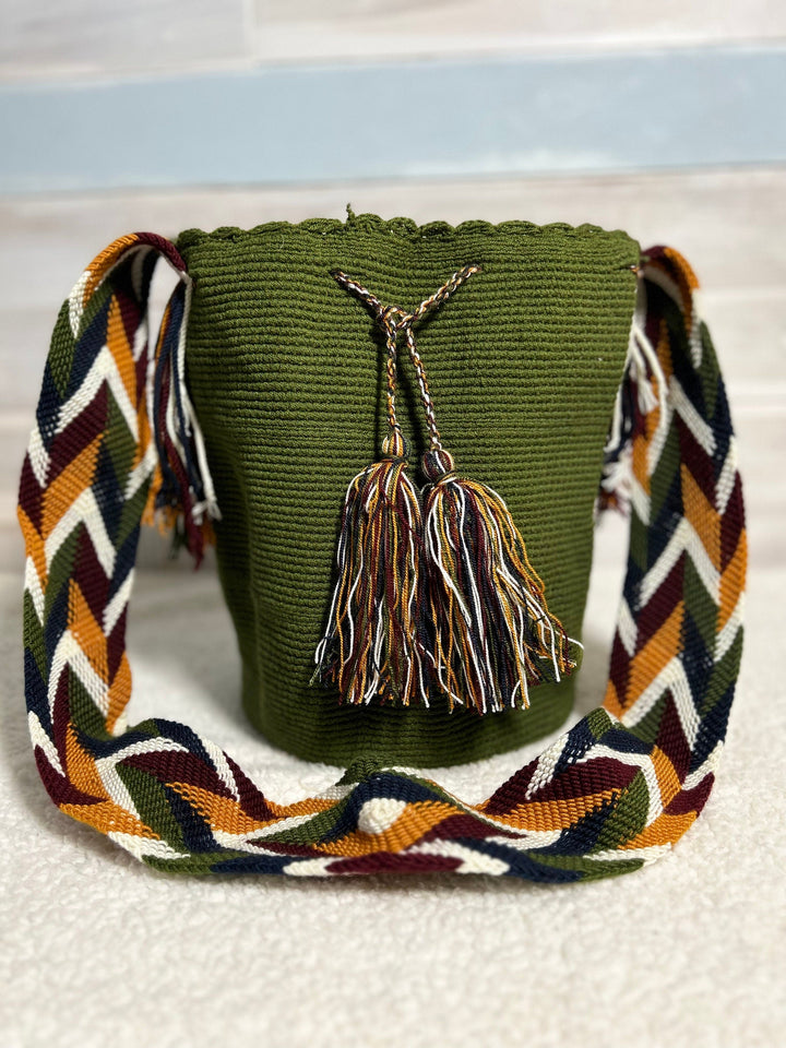 Olive green crochet bagfront 2