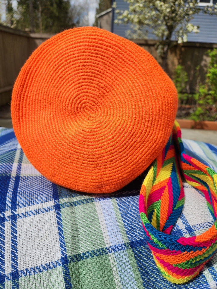 Sturdy orange crochet bag bottom